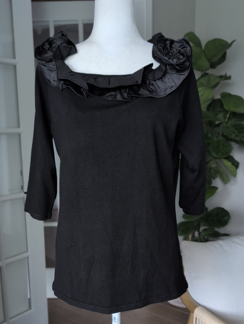 NWT Red Black Ruffled Boatneck Floral Women's Top Large